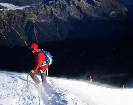 Mountaineering courses & guided trips